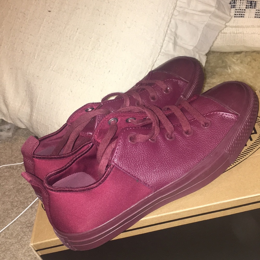 Burgundy converse